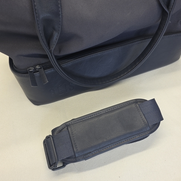 Beis "The Convertible Weekender" in Grey, Travel / Carry On Luggage Pre-owned - Picture 10 of 16